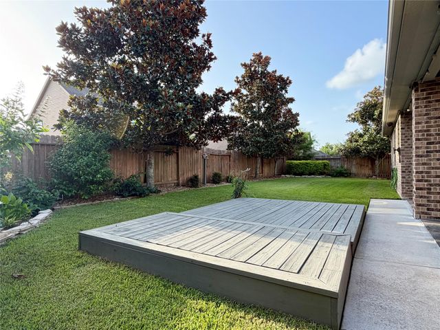 572 Southampton Lane, League City, TX 77573