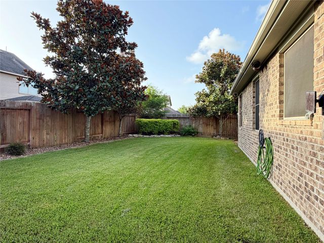 572 Southampton Lane, League City, TX 77573