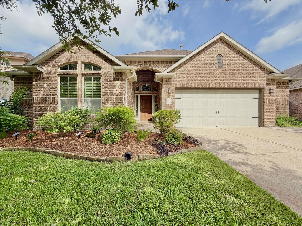 572 Southampton Lane, League City, TX 77573
