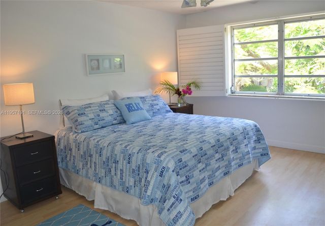 240 Galen Drive 206, Key Biscayne, FL 33149