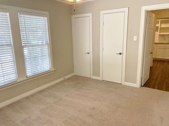 2538 Wayside Avenue, Fort Worth, TX 76110