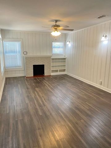 2538 Wayside Avenue, Fort Worth, TX 76110