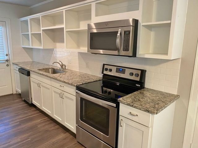 2538 Wayside Avenue, Fort Worth, TX 76110