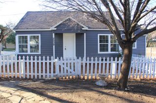 2538 Wayside Avenue, Fort Worth, TX 76110