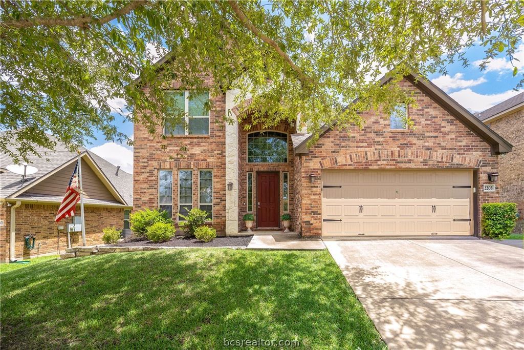 2203 Parker Court, Brenham, TX 77833 — exterior