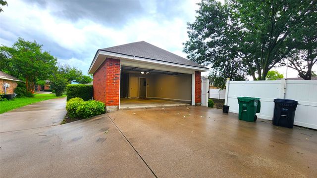 3817 Yellowstone Place, Denton, TX 76209