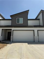 3325 NE 87th Street 17B, Kansas City, MO 64156