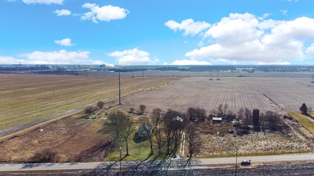 32670 Chicago Trail, New Carlisle, IN 46552