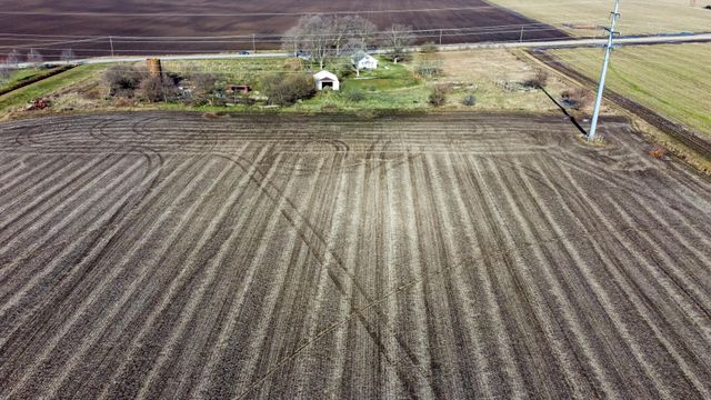 32670 Chicago Trail, New Carlisle, IN 46552