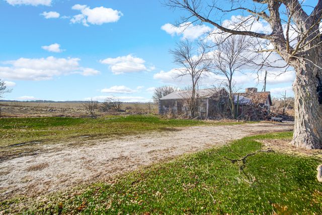 32670 Chicago Trail, New Carlisle, IN 46552