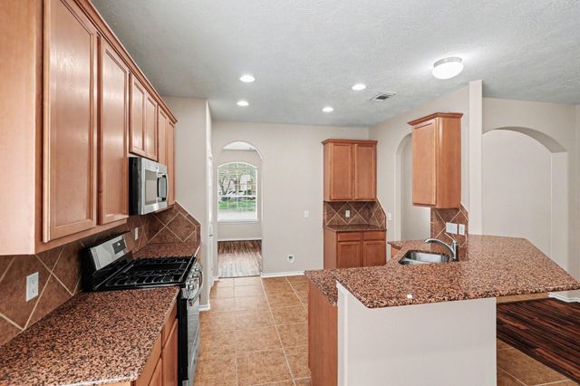 25614 Saddlebrook Village Drive, Tomball, TX 77375