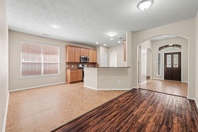 25614 Saddlebrook Village Drive, Tomball, TX 77375