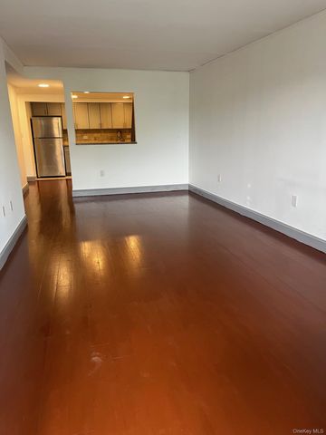 143-41 84th Drive 6E, Briarwood, NY 11435
