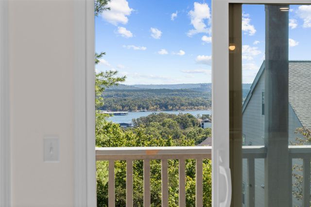 129 Treehouse Lane, Branson, MO 65616