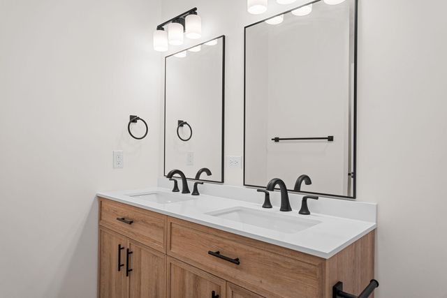 129 Treehouse Lane, Branson, MO 65616