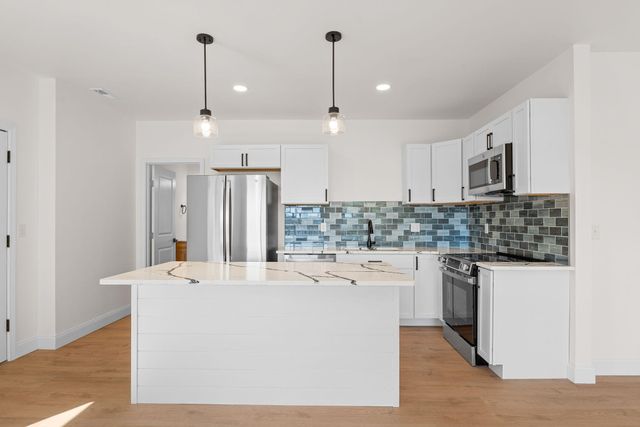 129 Treehouse Lane, Branson, MO 65616