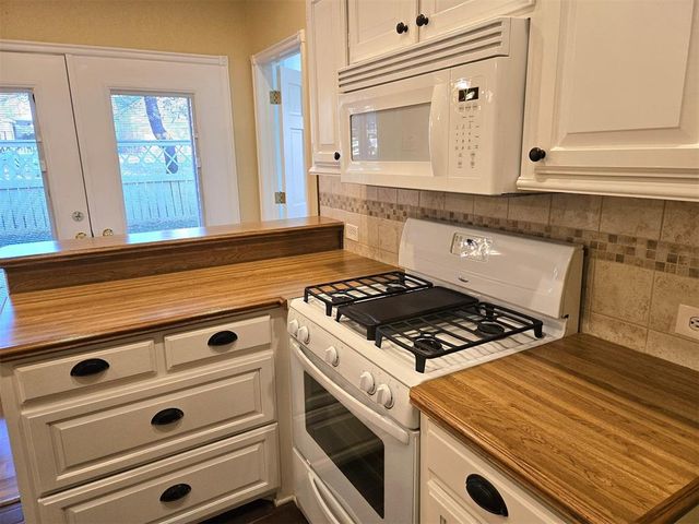 9020 N Timberview Drive, Midwest City, OK 73130