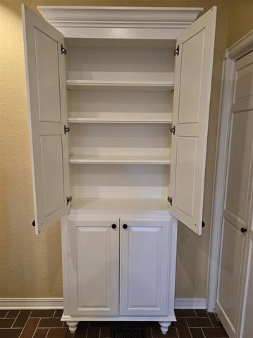 9020 N Timberview Drive, Midwest City, OK 73130