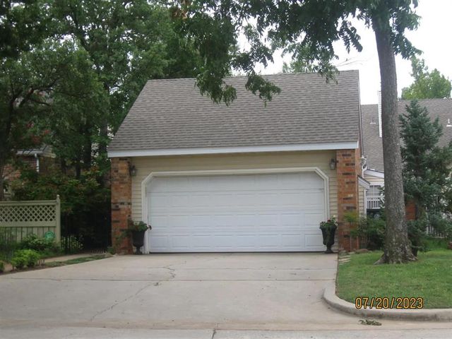 9020 N Timberview Drive, Midwest City, OK 73130