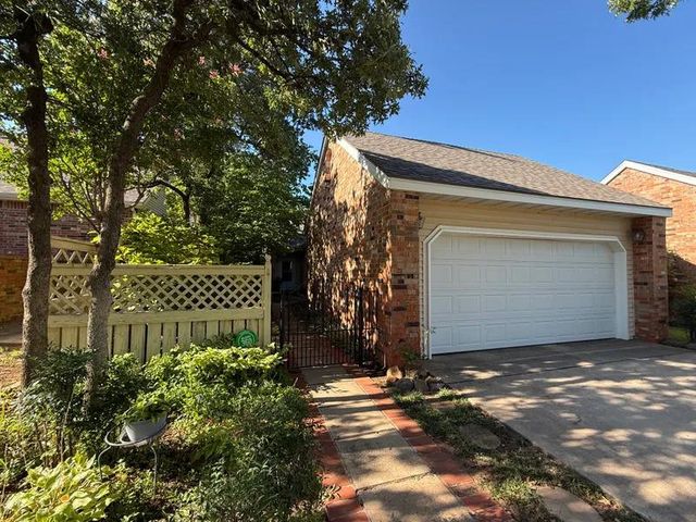 9020 N Timberview Drive, Midwest City, OK 73130