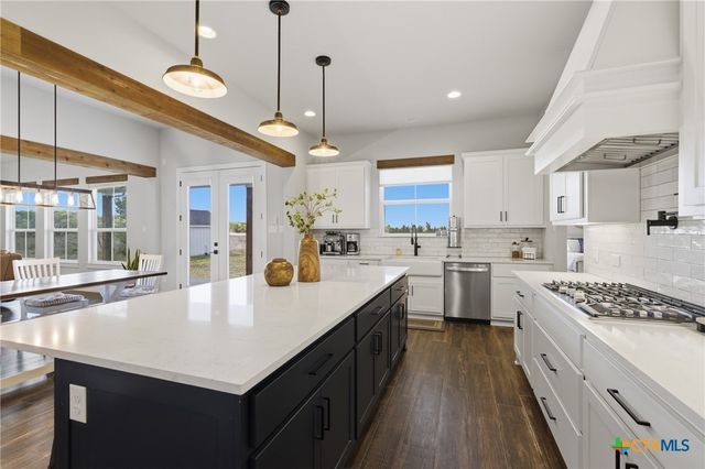 300 County Road 220, Florence, TX 76527