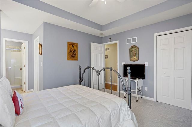 402 POPLAR Street, Peculiar, MO 64078