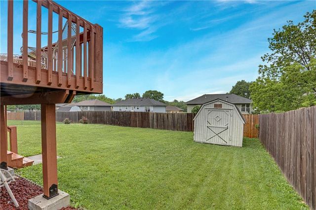 402 POPLAR Street, Peculiar, MO 64078