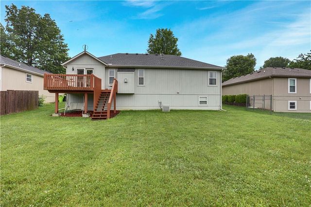 402 POPLAR Street, Peculiar, MO 64078