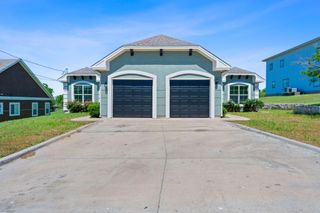 404 Mesa DR C, Del Valle, TX 78617