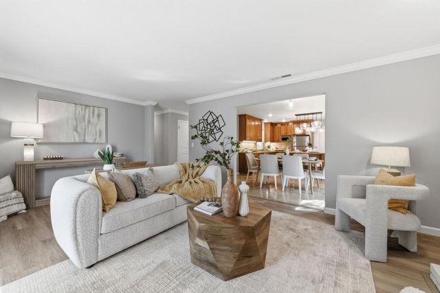 61 N Leigh Avenue, Campbell, CA 95008