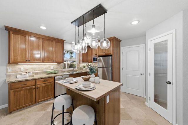 61 N Leigh Avenue, Campbell, CA 95008