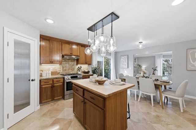 61 N Leigh Avenue, Campbell, CA 95008