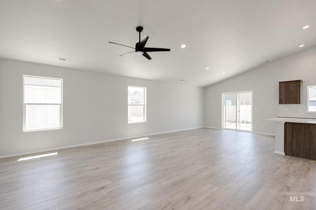 839 Morrow St, Mountain Home, ID 83647