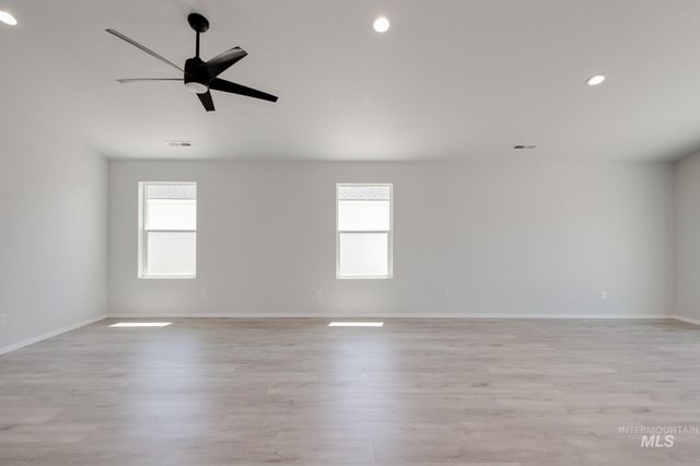 839 Morrow St, Mountain Home, ID 83647