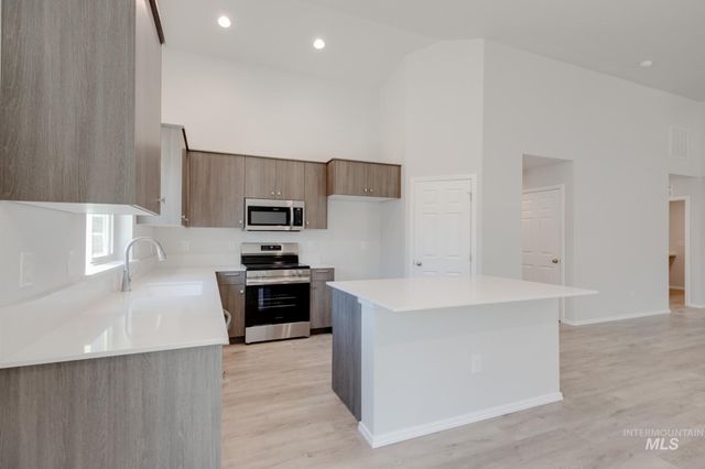 839 Morrow St, Mountain Home, ID 83647