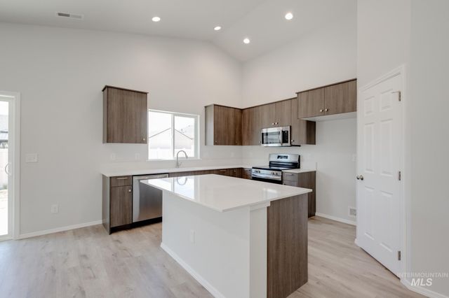 839 Morrow St, Mountain Home, ID 83647