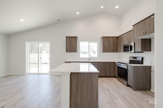 839 Morrow St, Mountain Home, ID 83647