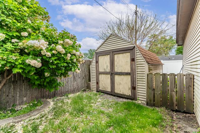 9419 Saric Drive, Highland, IN 46322