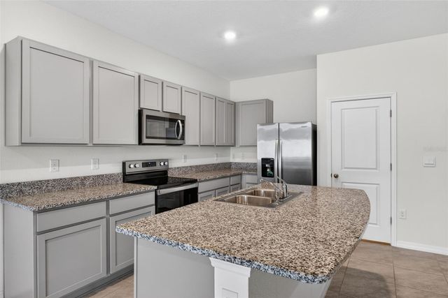 33105 MAJOR OAK DRIVE, Wesley Chapel, FL 33545