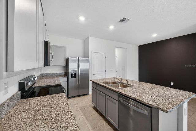 33105 MAJOR OAK DRIVE, Wesley Chapel, FL 33545