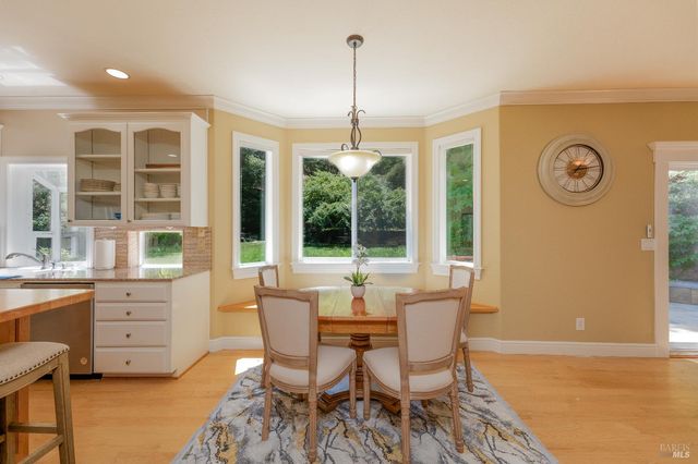 1247 Myszka Pl, Ukiah, CA 95482