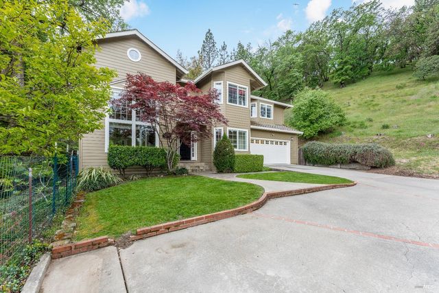 1247 Myszka Pl, Ukiah, CA 95482