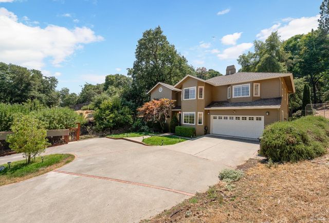 1247 Myszka Pl, Ukiah, CA 95482