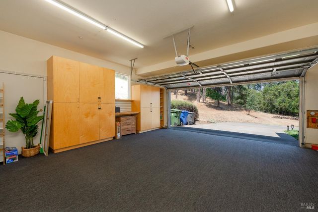 1247 Myszka Pl, Ukiah, CA 95482