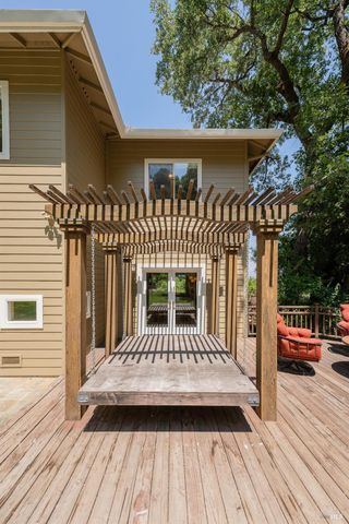 1247 Myszka Pl, Ukiah, CA 95482