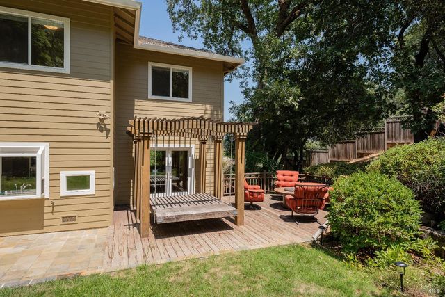 1247 Myszka Pl, Ukiah, CA 95482