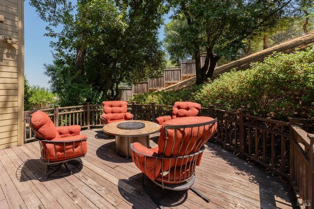 1247 Myszka Pl, Ukiah, CA 95482