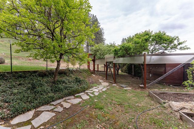 1247 Myszka Pl, Ukiah, CA 95482