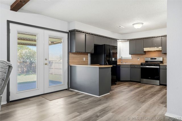 1656 S Walnut Avenue, Broken Arrow, OK 74012