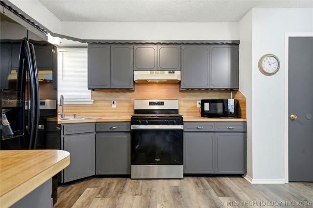 1656 S Walnut Avenue, Broken Arrow, OK 74012